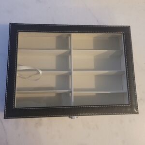 Sunglasses Organizer 8 Compartments!! New box
